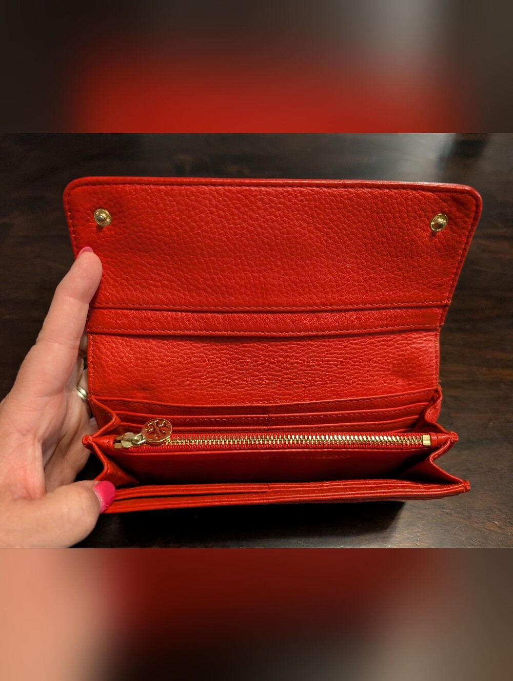 Tory Burch Perforated Logo Red Leather Wallet - Picture 2 of 5